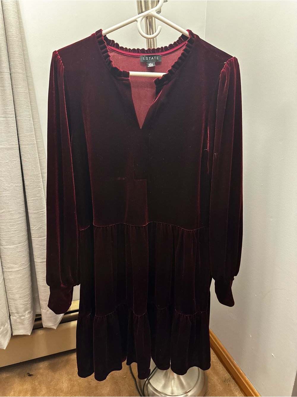 1.STATE Velvet Tiered Babydoll Dress Mini in Burgundy